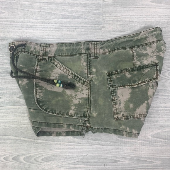 Free People Bleached Camo Linen Shorts - Picture 4 of 7